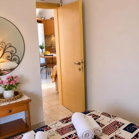 La Maison De Pepie Apartment Ermoupoli